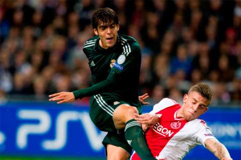 Real Madrid vence al Ajax con gran actuación de Kaká y Cristiano