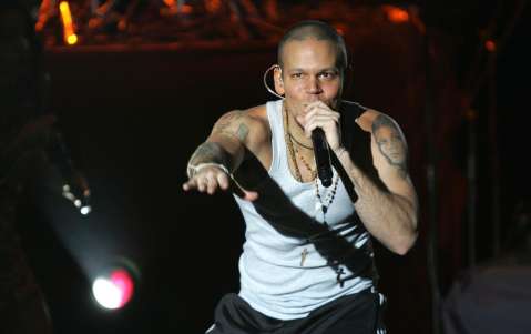 Residente cumple 40 años de luchas