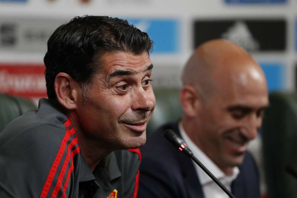 Fernando Hierro dirigió al Oviedo, de segunda división, en 2016. / EFE