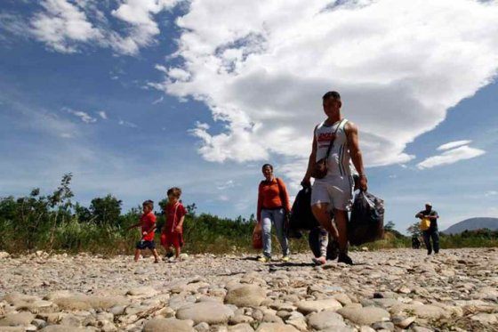 Unasur acuerda con Venezuela la regularización de colombianos expulsados