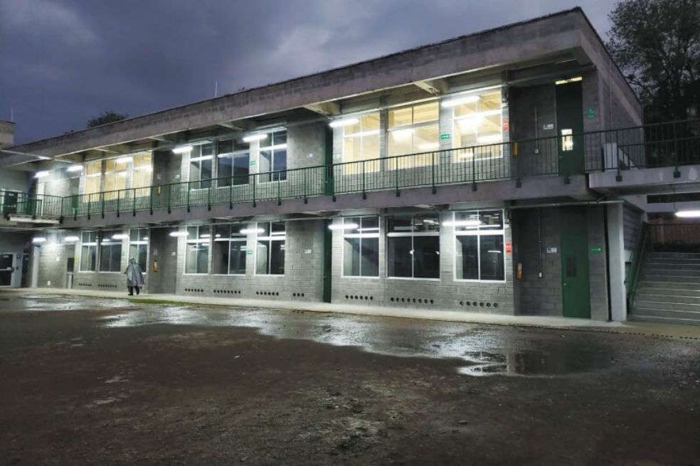 Este es el colegio Francisco José de Caldas, en Santa Rosa de Cabal (Risaralda), construido por Mota-Engil. / Archivo particular