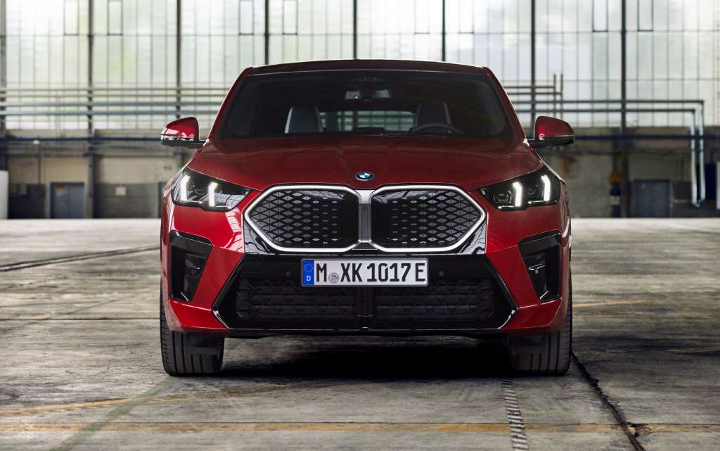BMW iX2 xDrive 30.