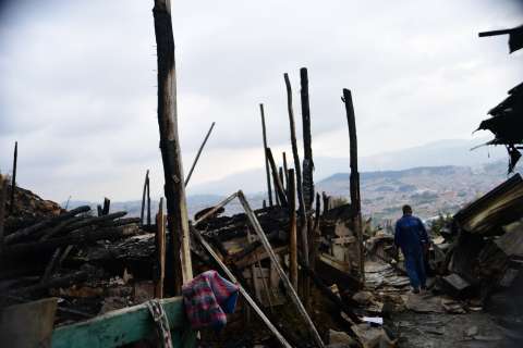Incendio en Ciudad Bolívar dejó un menor muerto y nueve viviendas afectadas