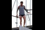 David Beckham escala un edificio en calzoncillos