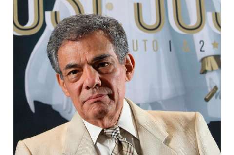 Cantante José José fue hospitalizado