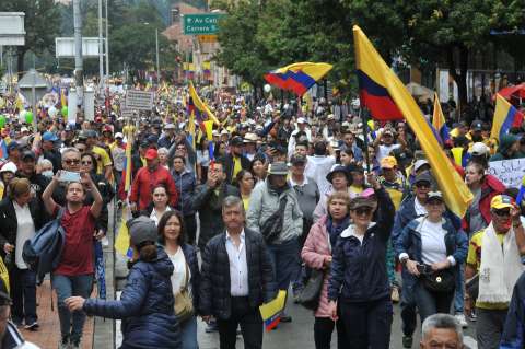 De ciertos marchantes y el guerrillero imaginario 