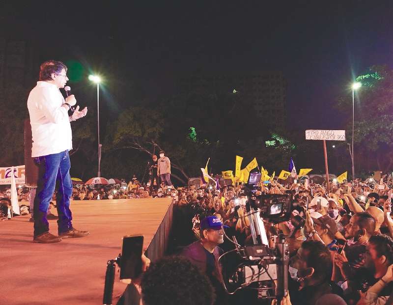 Sin ser aún candidato oficial, Petro ya empezó eventos en plazas de ciudades como Barranquilla o Valledupar. Antes de la decisión de la Corte Constitucional, el Consejo Nacional Electoral (CNE) y el Consejo de Estado le negaron personería jurídica al movimiento. / Archivo Particular