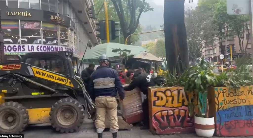 El árbol ubicado en el homenaje a Dilan Cruz presenta una enfermedad irrecuperable y será reemplazado mediante un proceso adelantado por fases.