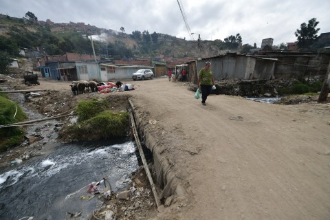 Firma española denunciada por Noemí Sanín abandonó obra clave en Soacha