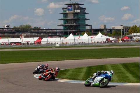 Yonny Hernandez y Michael Laverty Impresionan en Sepang