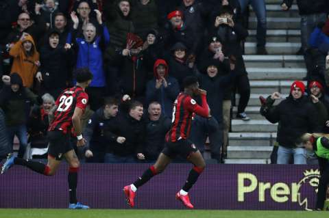 Jefferson Lerma fue acusado de morder a un rival en Inglaterra