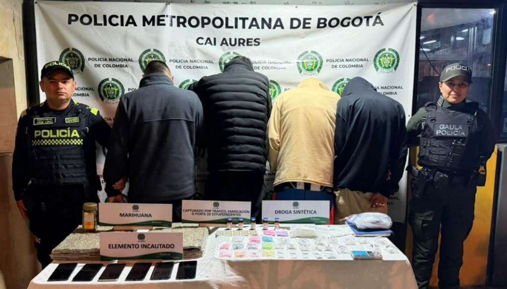 La Policía halló drogas y elementos de dosificación dentro de una lechonería en Suba durante un operativo de control.