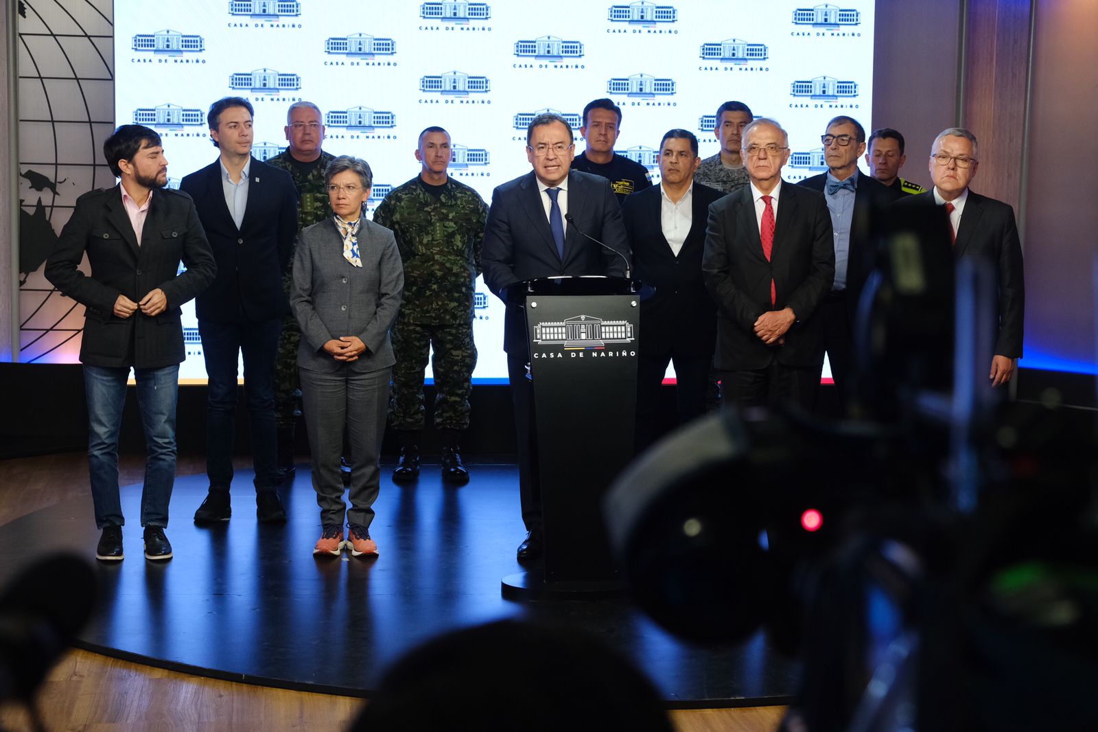 En consejo de seguridad con los alcaldes de las principales ciudades del país, el gobierno habló de la campaña de pago por armas, como estrategia de desarme.