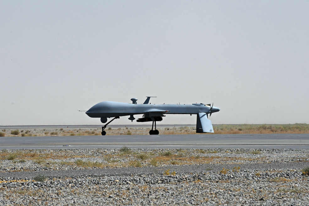 Un dron estadounidense Predator, equipado con misiles, en el aeropuerto militar de Kandahar, Afganistán./ AFP