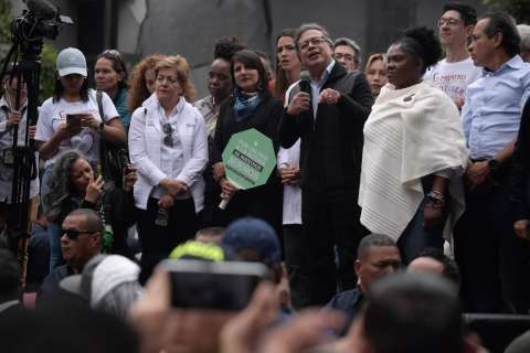 Petro anunció dos nuevas reformas: a los servicios públicos y la Ley 30 de educación