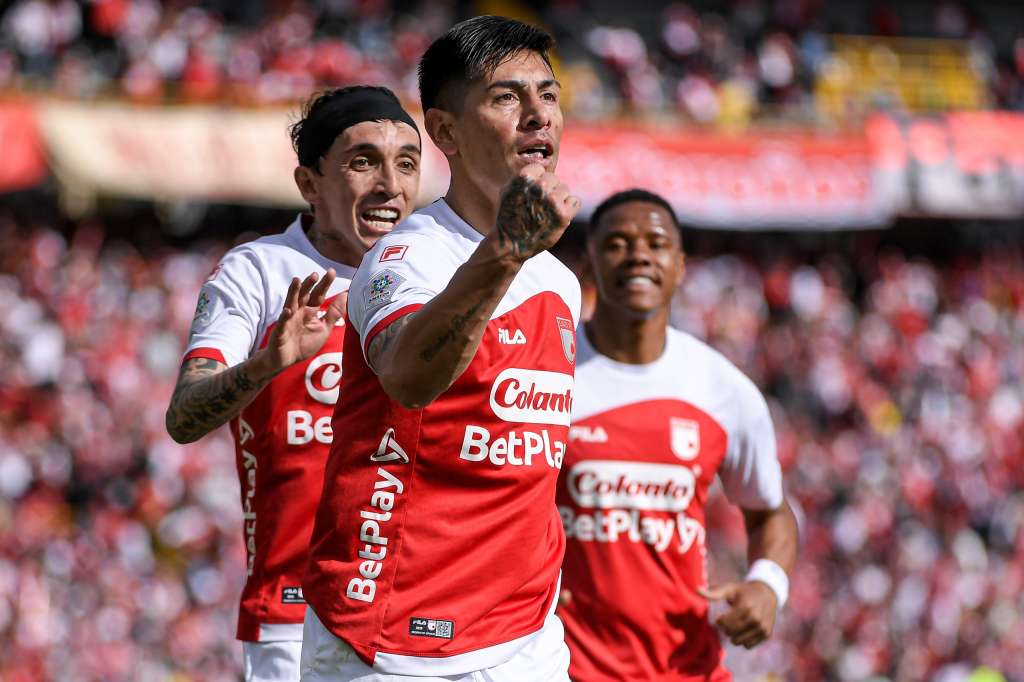 El defensa argentino Emanuel Olivera marcó el primer gol en el triunfo 2-0 de Santa Fe sobre Unión Magdalena, en El Campín.