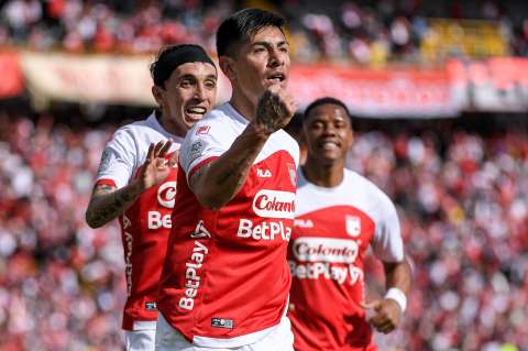 Santa Fe  sufrió, pero ganó y volvió al grupo de los ocho