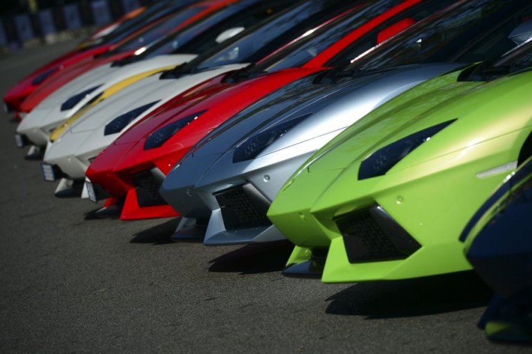 Lamborghini recorre Italia en su 50 aniversario