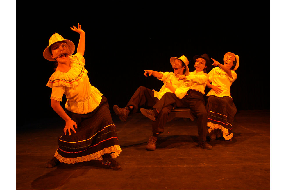Una de las escenas de “La aventura amorosa de Panchita naranjas”, presentada en Ecuador.