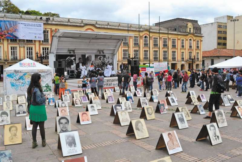 Cada 30 de agosto, las mujeres de la fundación se manifiestan en el Día Internacional de las Víctimas de Desaparición Forzada para exigir respuestas sobre sus familiares. / Fundación Nydia Erika Bautista