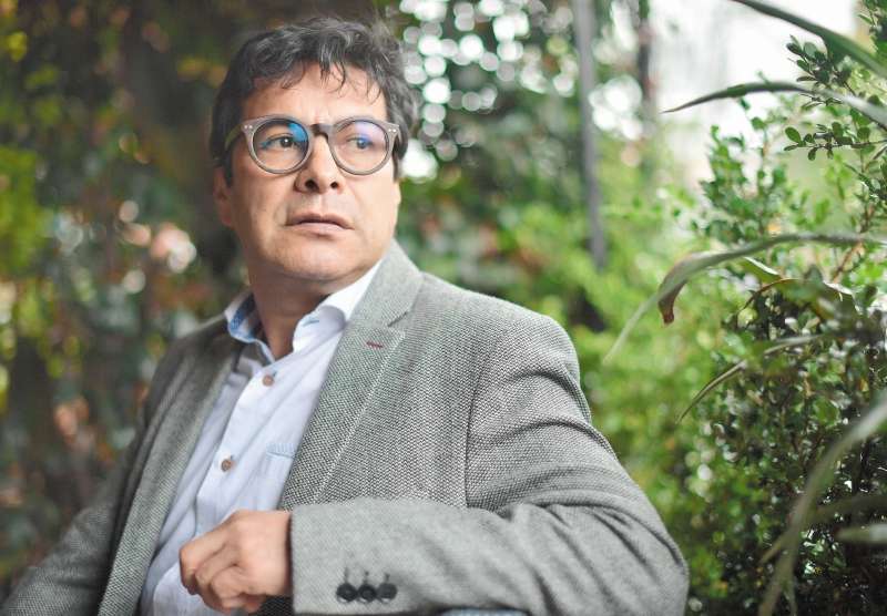 Danilo Rueda en una cafetería del barrio La Soledad, en Bogotá, el 26 de mayo de 2023.