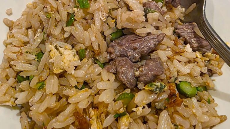 Receta para preparar arroz frito con espárragos