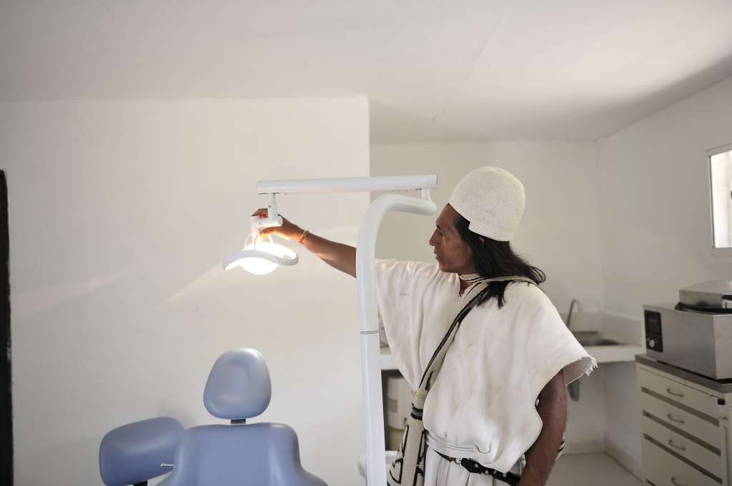 Comunidad Indígena de La Sierra Nevada de Santa Marta, utiliza paneles solares.