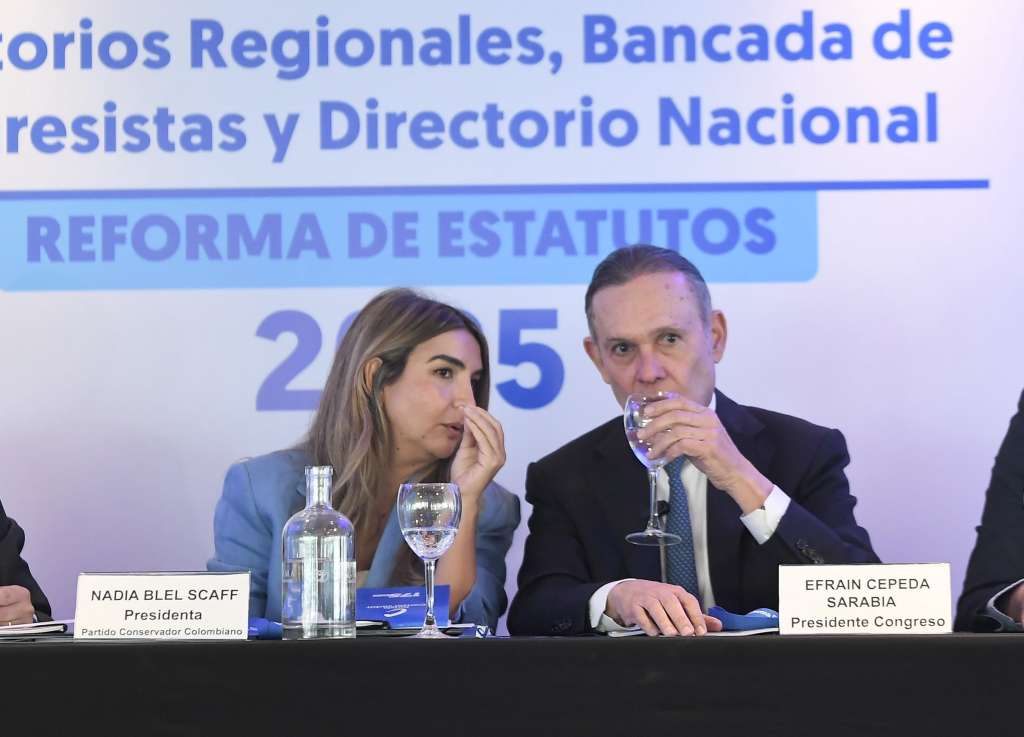 Senadora Nadia Blel y presidente del Congreso, Efraín Cepeda.