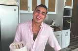 Felipe Saruma, señalado de mal amigo por conocido actor que aparecía en sus videos