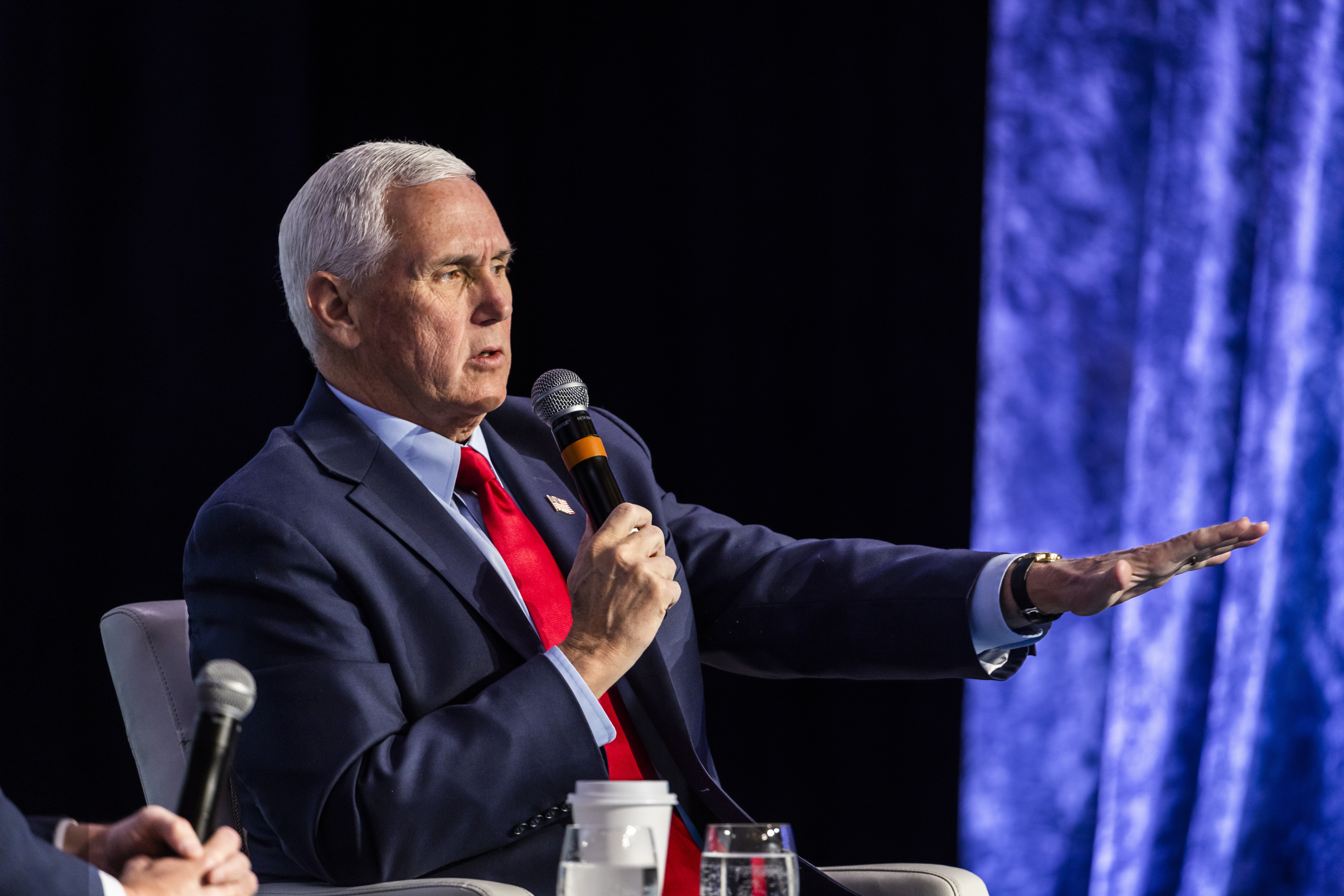 Washington (United States), 31/03/2023.- Former US Vice President Mike Pence speaks at the National Review Institute's 2023 Ideas Summit in Washington, DC, USA, 31 March 2023. Pence spoke briefly about the criminal indictment of former US president Donald Trump. A Manhattan grand jury voted on 30 March to indict Trump in an investigation into a hush money payment from 2016. (Estados Unidos) EFE/EPA/JIM LO SCALZO