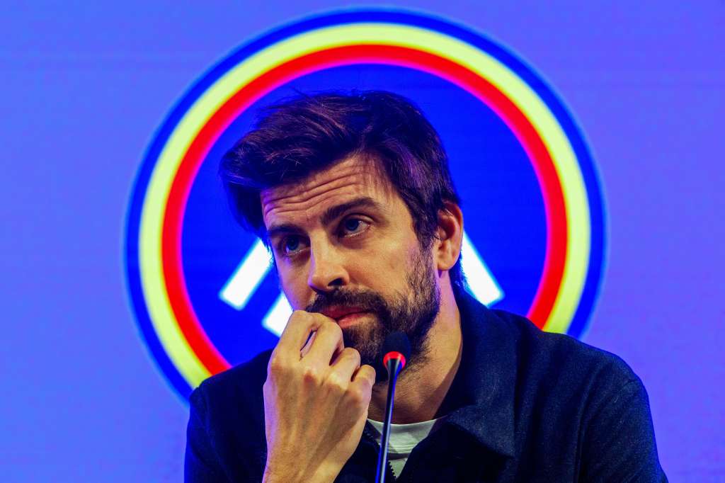 ANDORRA LA VELLA (ANDORRA), 05/02/2025.- Gerard Piqué, máximo accionista del FC Andorra, comparece en rueda de prensa este miércoles en la sede central de la entidad bancaria MoraBanc, en Andorra la Vella, para abordar la problemática con el Gobierno andorrano en relación al terreno de juego donde debe disputar los encuentros el club. EFE/ Fernando Galindo