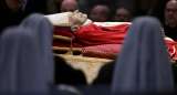Así es el velorio del papa emérito Benedicto XVI