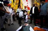 Canadá: manifestantes sijes pisotean banderas en protesta contra el gobierno indio