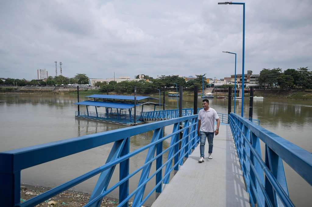 Uno de los tres embarcaderos finalizados. Cuentan con un sistema ajustable que le permite adaptarse a los cambios en el nivel de agua del río Sinú, garantizando accesibilidad y seguridad en cualquier temporada.