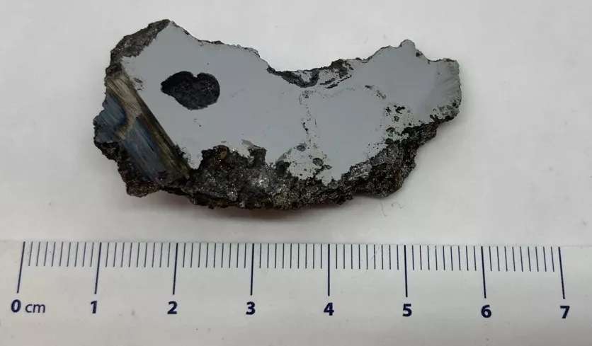 Los dos minerales nuevos los encontraron en un pedazo de 70 gramos, extraído de las 16,5 toneladas del meteorito.