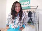 Ella creó ropa para que sus hijas la colorearan y convirtió la idea en negocio
