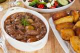 Carne en goulash, una receta jugosa y deliciosa en solo cuatro pasos
