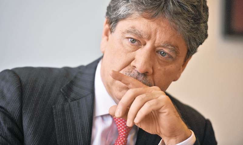 Para Bruce MacMaster, las interpretaciones que le vienen dando los jueces a las leyes generan incertidumbre jurídica en el sector empresarial. / Andrés Torreas