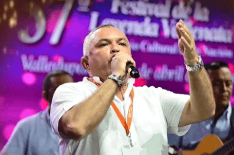 Las canciones y los acordeoneros dijeron: ¡presente!