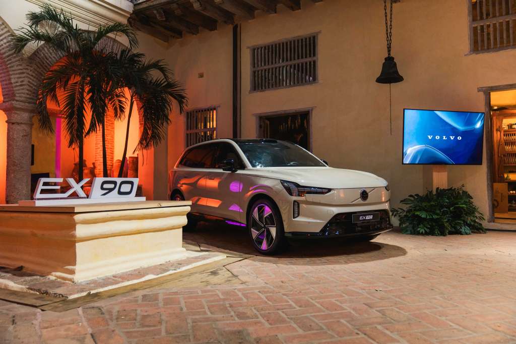 Volvo asegura que EX90 es el vehículo más seguro que han fabricado.