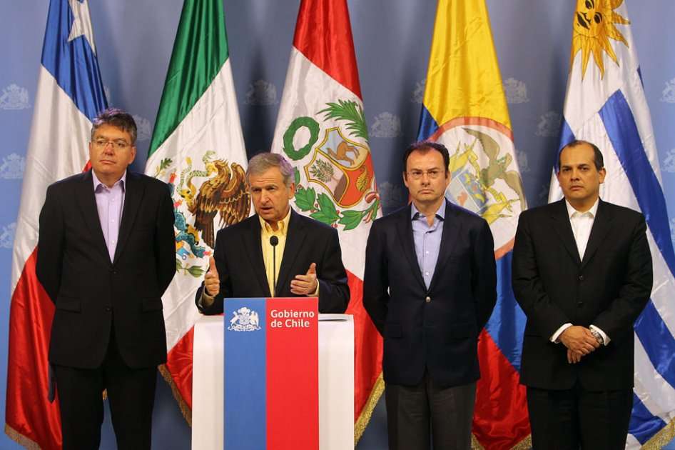 Los ministros de hacienda miembros de la Alianza del Pacifico (i-d) Mauricio Cárdenas de Colombia, Felipe Larraín de Chile, Luis Videgaray de México y Luis Miguel Castilla de Perú./ EFE