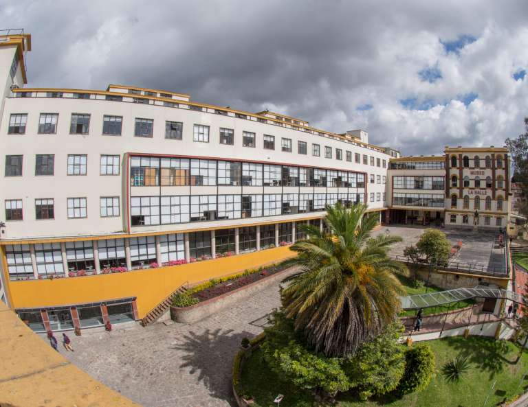 La sede Candelaria es patrimonio histórico de Bogotá y cuenta con uno de los primeros museos de Ciencias Naturales de América Latina, fundado en 1904 por el Hno. Apolinar María.