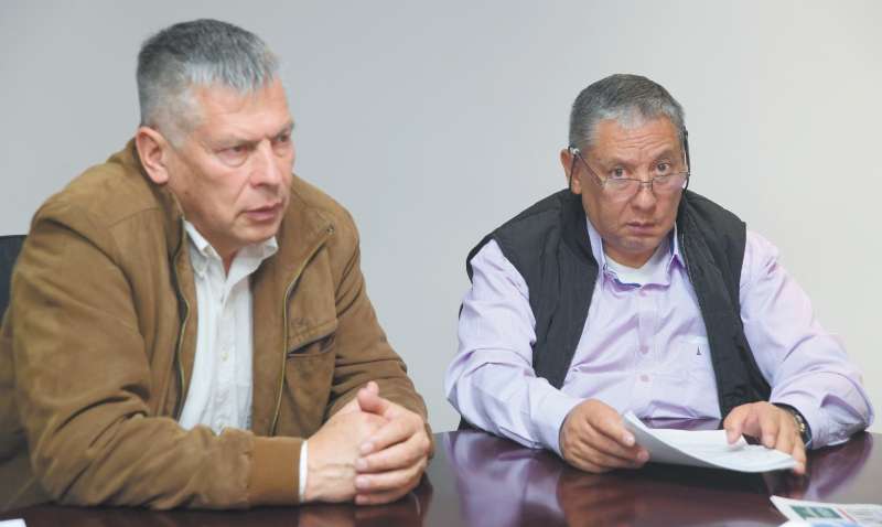 Los hermanos Alirio y Uriel Mora Urrea. / Óscar Pérez - El Espectador