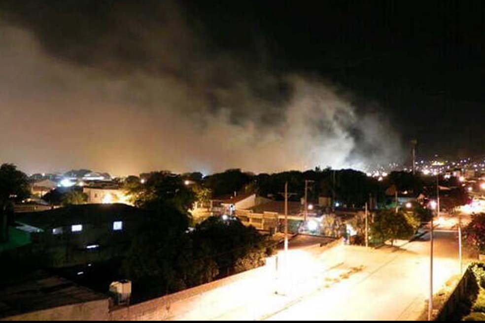 El incendio en Santa Marta fue aprovechado por contradictores de la minera para culparla de lo sucedido. / @alejandro_aria2