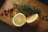 5 ingredientes caseros para desinfectar tus tablas de cortar