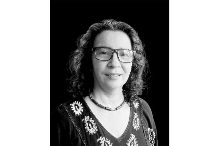 Beatriz Vanegas Athías: Cuando el vestido del verso se queda corto