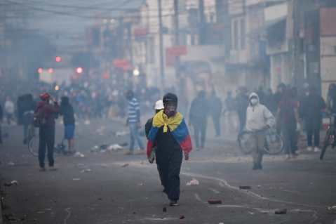 Gobierno confirma cinco homicidios en medio de protestas y militariza Bogotá