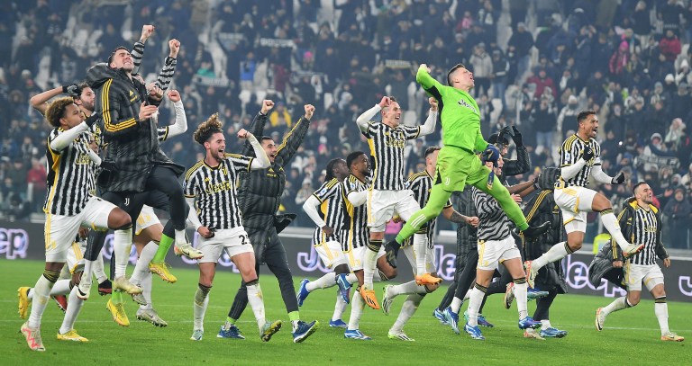 Juventus venció al Nápoles y asumió el liderato de la Serie A