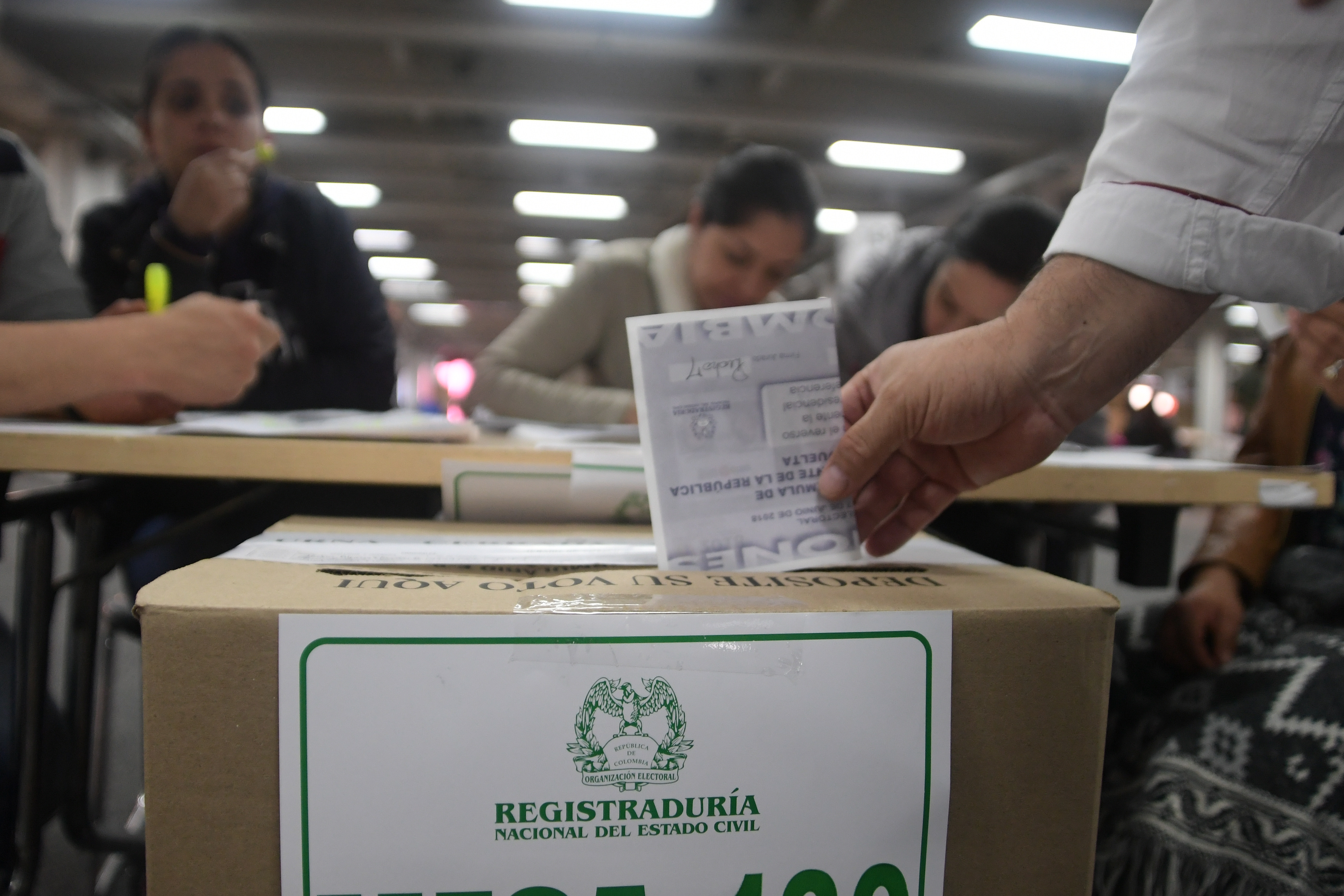Puesto de votación en Corferias, preconteo y escrutinio de los votos de las elecciones presidenciales 2018 segunda vuelta.
