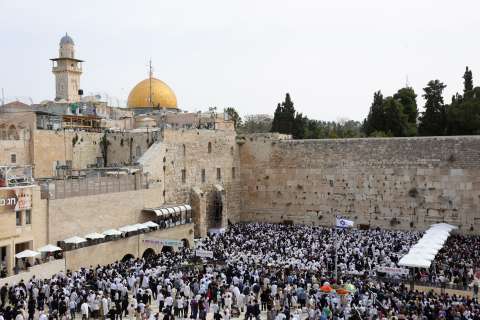 Jerusalén: celebraciones judías, cristianas y musulmanas en plena escalada violenta
